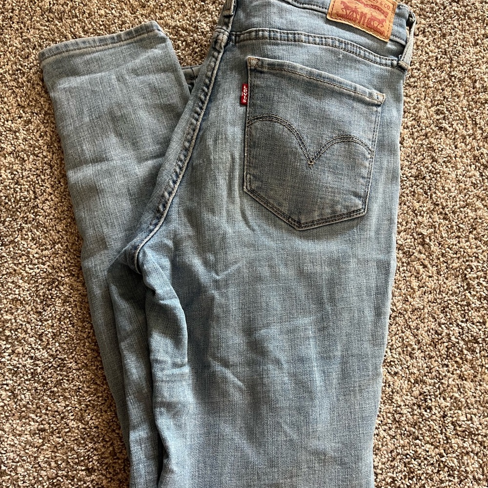 Levi's Women's Straight Jeans in Light Blue